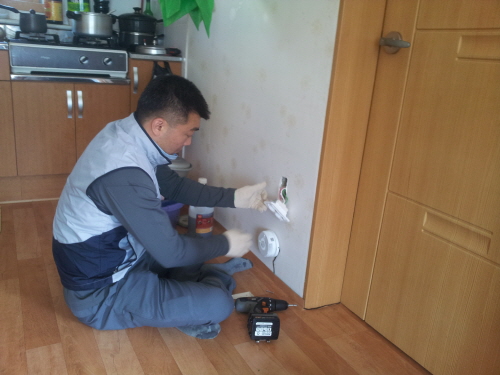 송월동 마을회관 전기설비보수및  환경정화활동